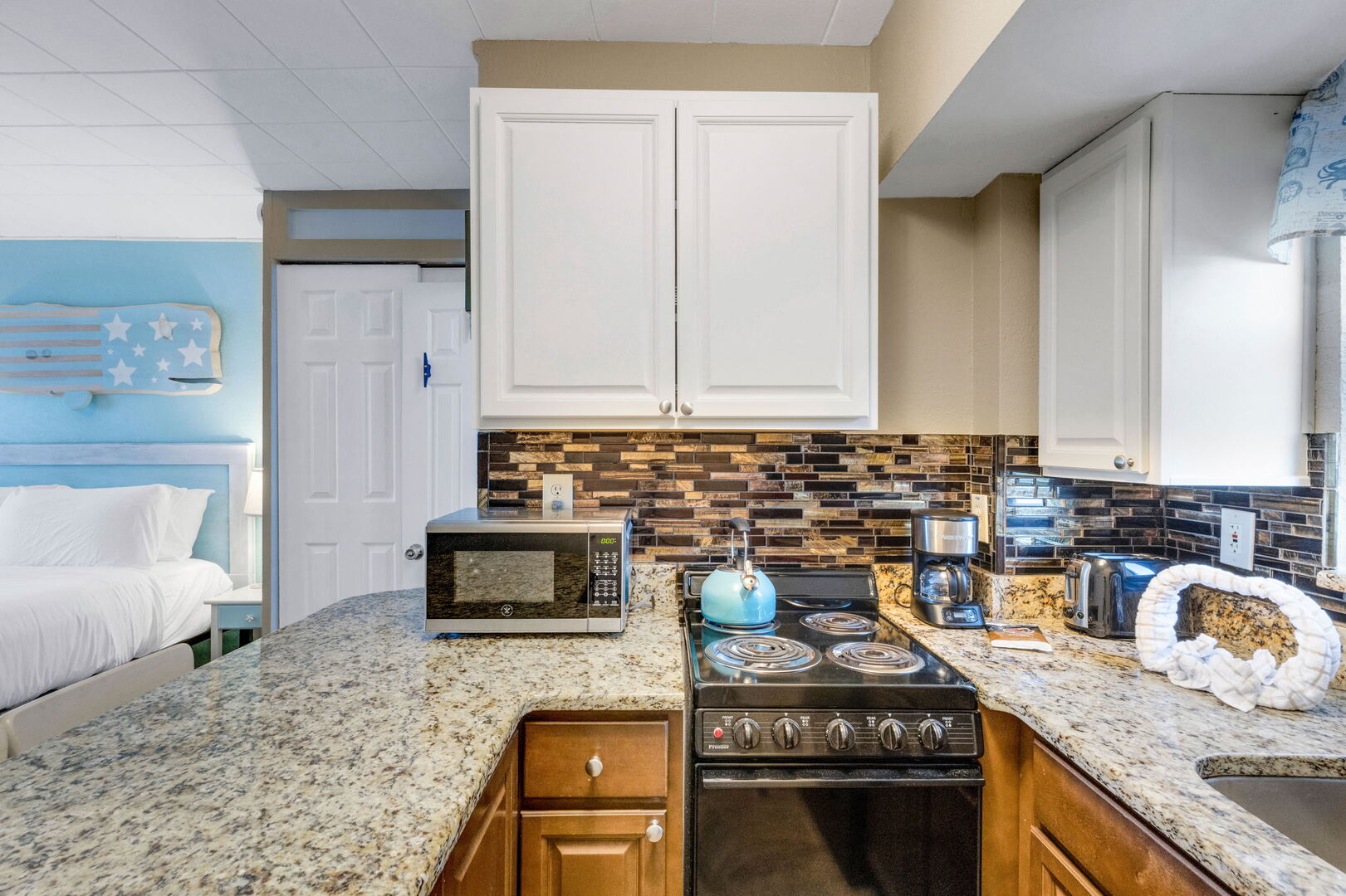 Tropic Terrace Suite #31 ➠ Beachfront Resort Suite With Heated Pool - TT31