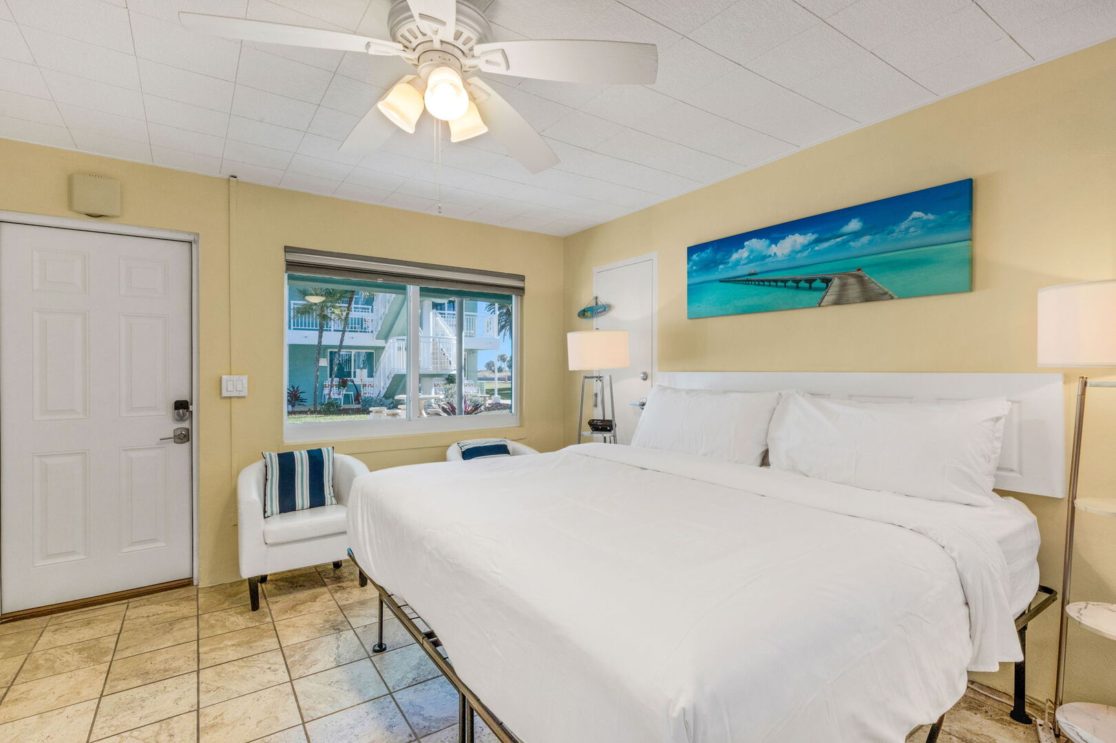 Tropic Terrace #22 ➠ Beachfront Resort Suite With Heated Pool - TT22