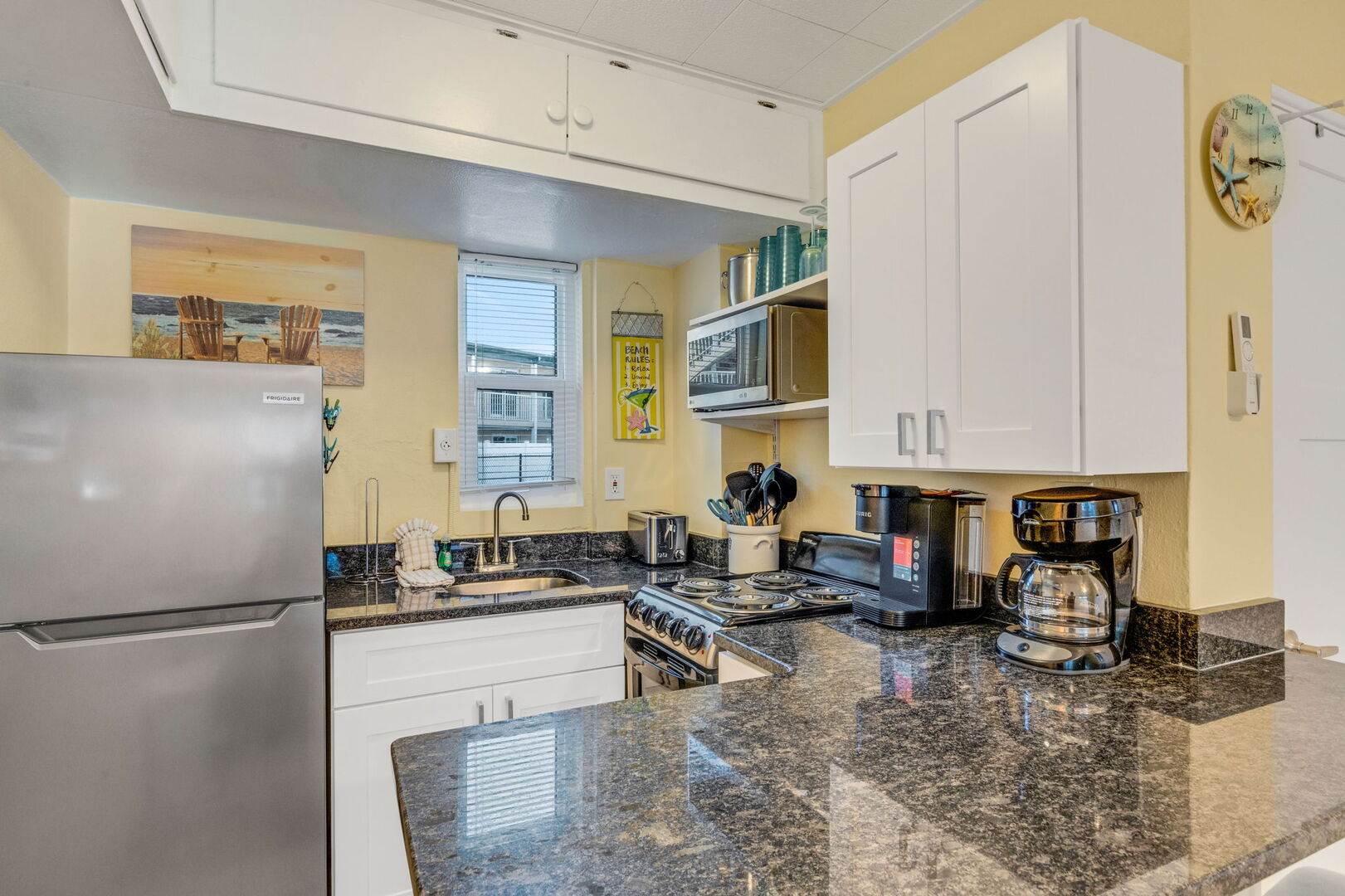 Tropic Terrace #22 ➠ Beachfront Resort Suite With Heated Pool - TT22