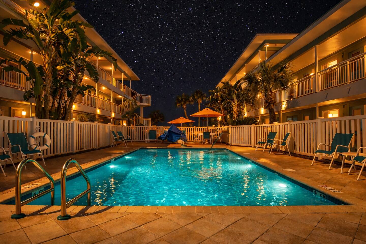 Tropic Terrace #22 ➠ Beachfront Resort Suite With Heated Pool - TT22